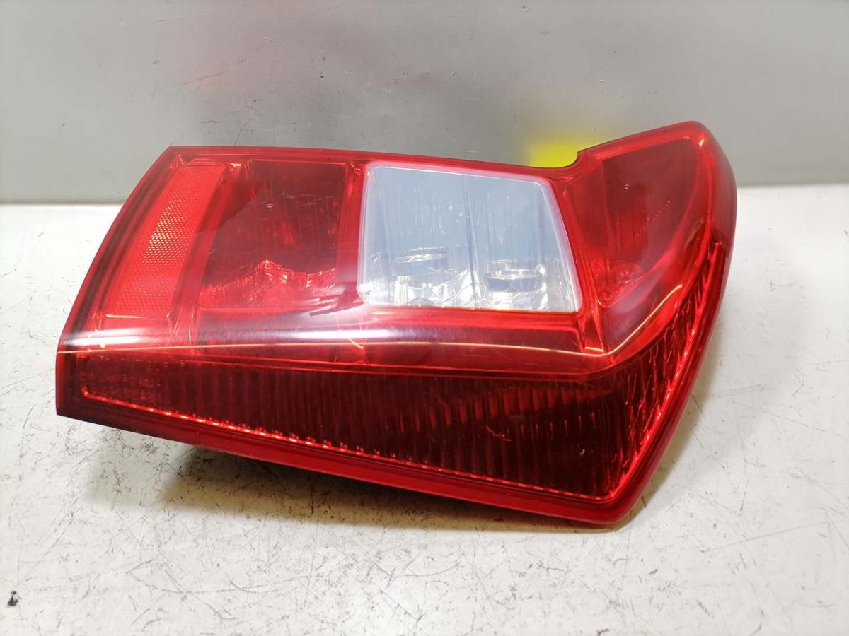Kia Carens 3 original R&uuml;cklicht R&uuml;ckleuchte Schlussleuchte rechts Bj.2007